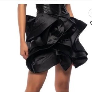 AKIRA ruffle skirt